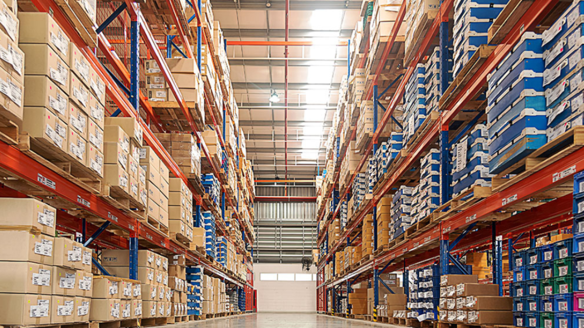 6 Key Differences Between Public and Private Warehouses