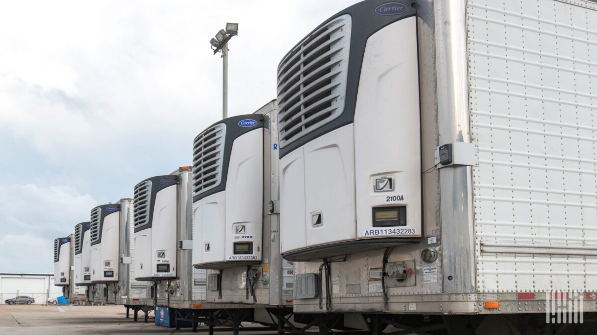 Specialty Trailers Shine as Van and Reefer Orders Lag